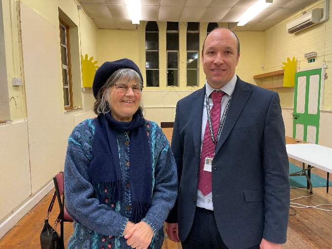 Cllr Liz Brookes-Hocking, the Mayor of Crediton with Richard Marsh, Director of Place, when he spoke in Crediton about the Crediton Town Centre Masterplan. AQ 3207