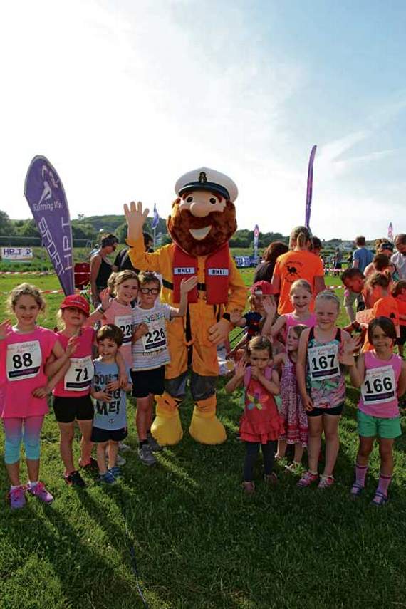 Local runners with Stormy Stan.