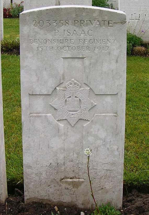 The headstone of Pte Percy Isaac at Etaples Military Cemetery, plot no 30, grave no XXXD 13.