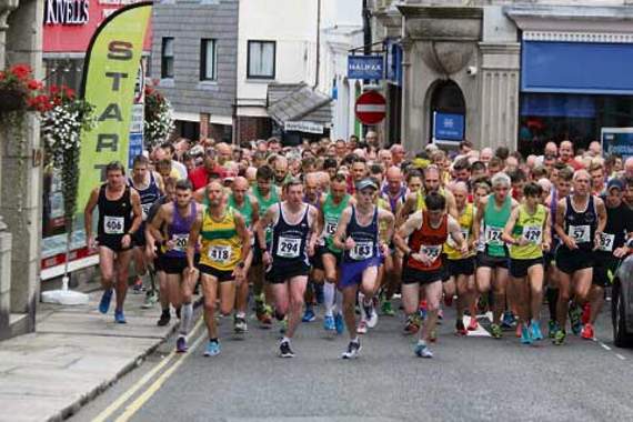 The 451 entrants get ready to start the Treggy 7 race in the town centre. Picture: Paul Hamlyn