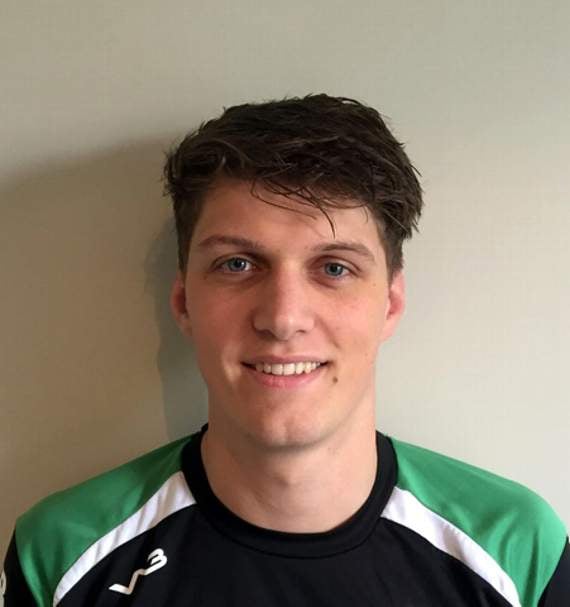 Former South West England and University of Bath flanker Tom Bottoms has signed from Newton Abbot.