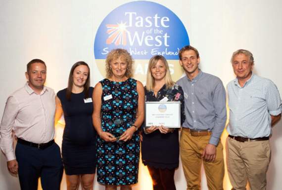 Jason Summerfield, Lucy Jones, Joanna Mounce, Laura Mounce, Adam Mounce and Roger Mounce.