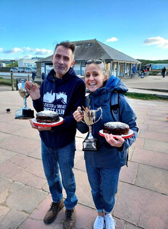 The 19km mens’ winner Ian Gooding and 19km womens’ winner Kathryn Beades. Ian also set a new course record at 1.13.36