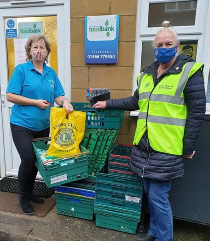 Launceston Lions President Christine Rowe provided some much-needed toiletries.