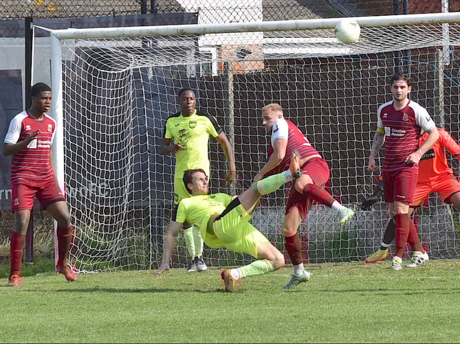 Farnham Town beat Knaphill 1-0 on Saturday, April 16