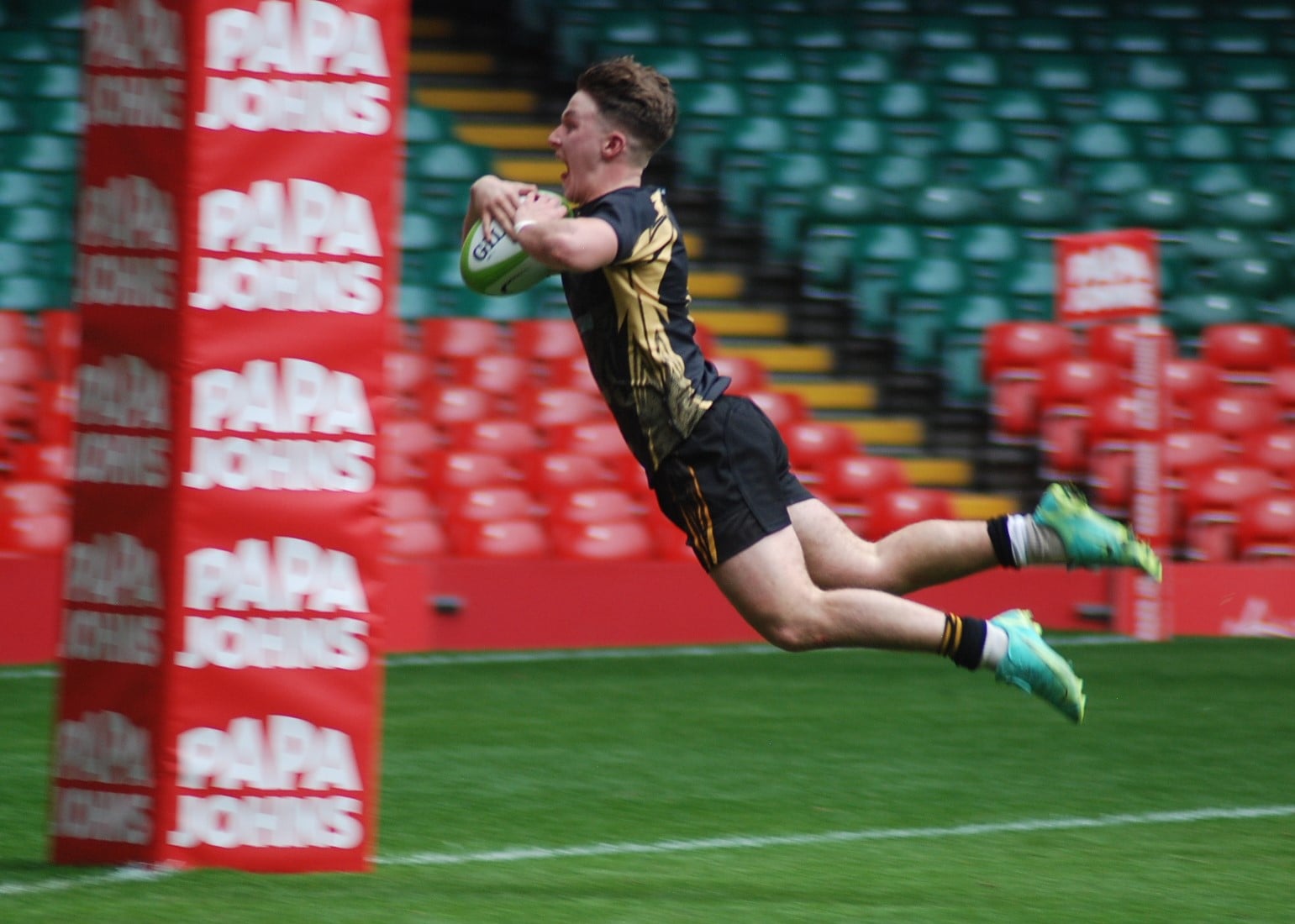 Iwan Coyle crosses