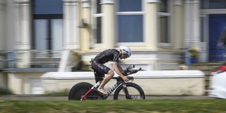 Draper shows his pace with course record in Sprint event