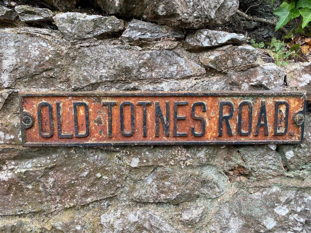 Loved but not listed – Old Totnes Road sign.
Picture: Newton Abbot Town Council (May 2022)