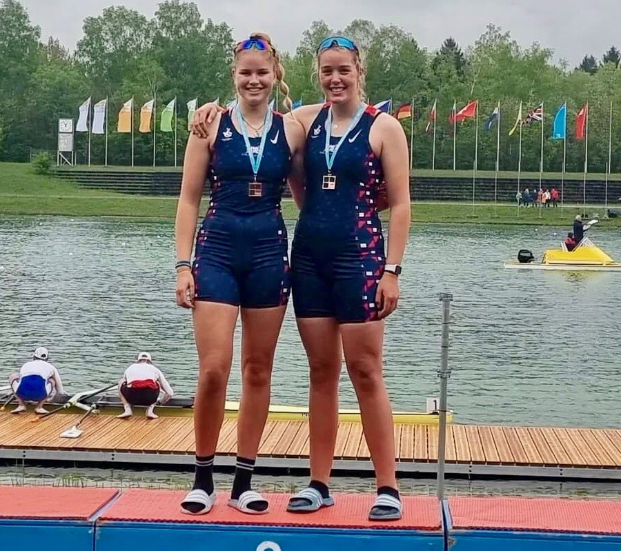 Yasmin Howe, right, Ella Bardsley Taylor left, racing for Ross