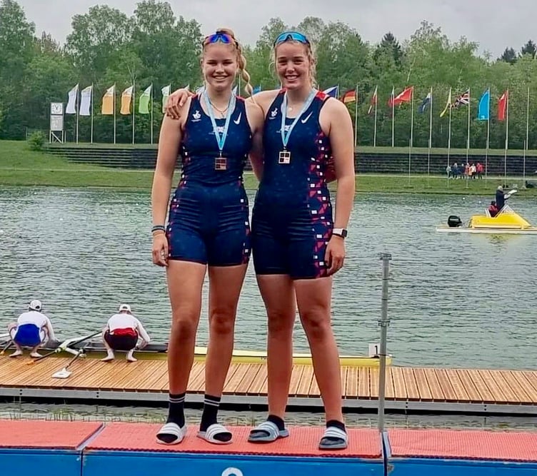 Yasmin Howe, right, Ella Bardsley Taylor left, racing for Ross