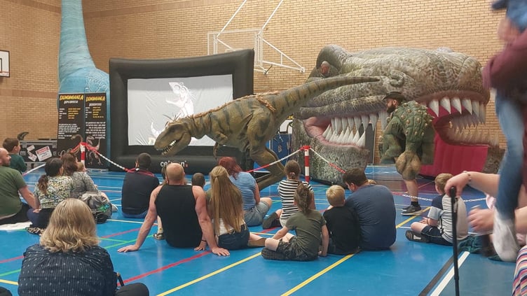 Ronnie the T-Rex admits defeat to Archie