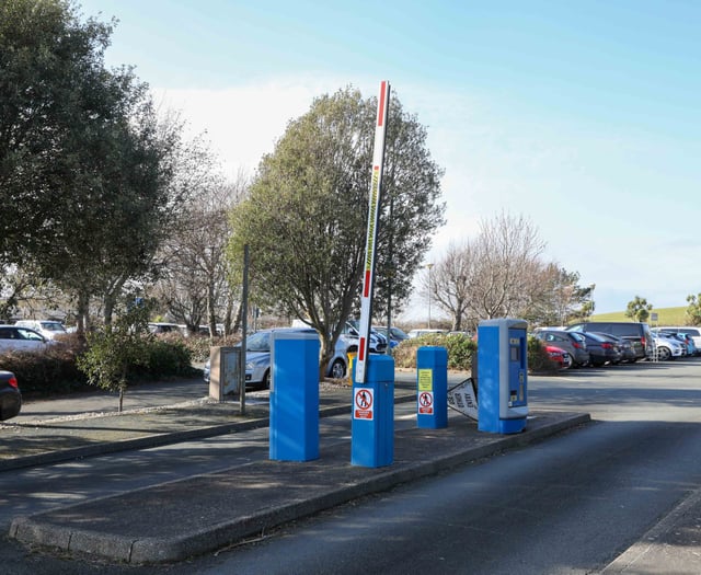 Pay to park again at the airport