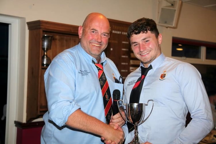 ABOVE: Club coach Joel Caddy and captain’s player Kyle Maslen and player’s player Jack Easton.
BELOW: Clubman trophy winner Hallam Bourton with Joel Caddy.