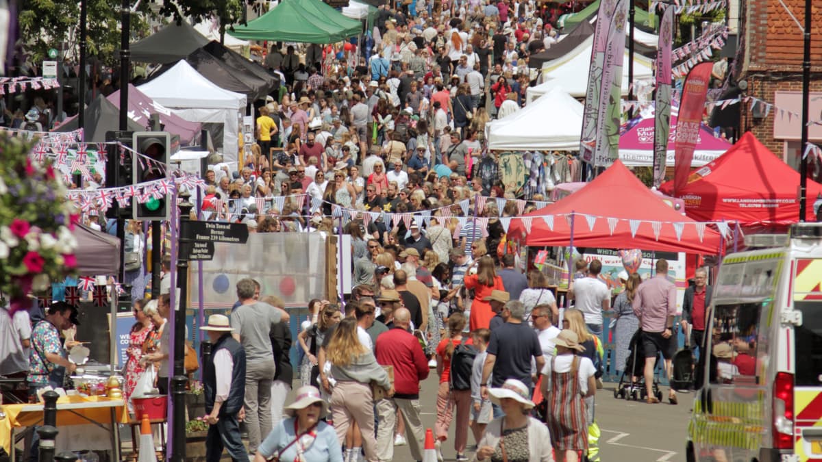 Jubilee What a royally good turnout for Haslemere’s Charter Fair