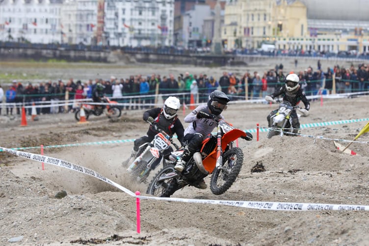 Douglas Beach Race. Photo by Callum Staley (CJS Photography)
