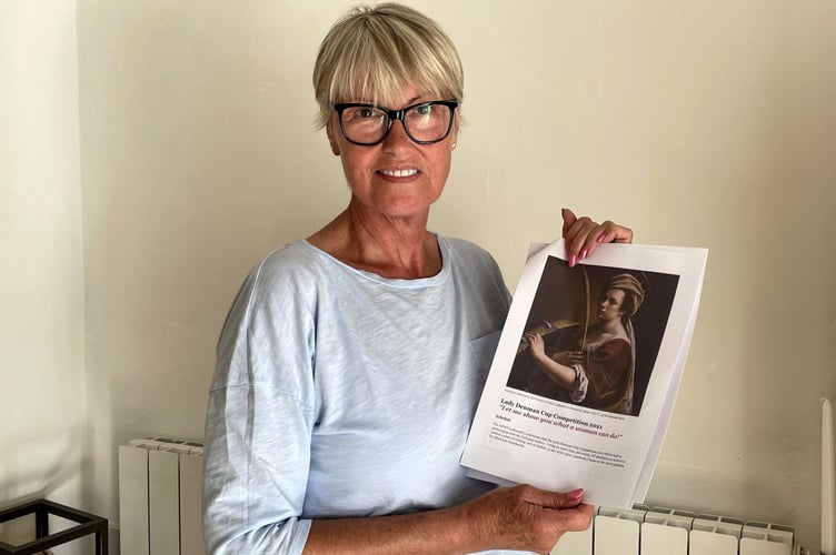 Jan Gray with her award-winning entry. 