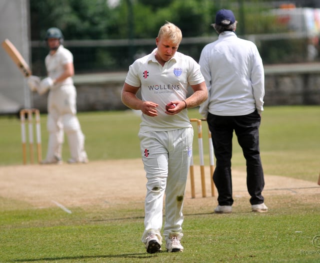 MATCH GALLERY: South Devon vs Teignmouth & Shaldon