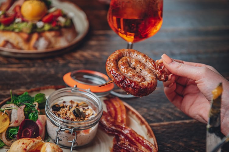 The Botanist’s brunch twist combines a Cumberland sausage with maple bacon, eggs benedict, papaya and buckwheat granola, bircher muesli and fresh fruit