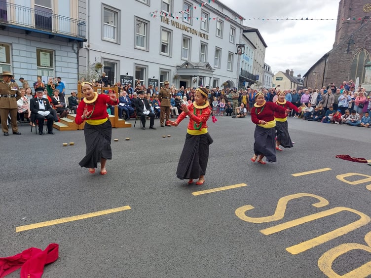 The other group of dancers
