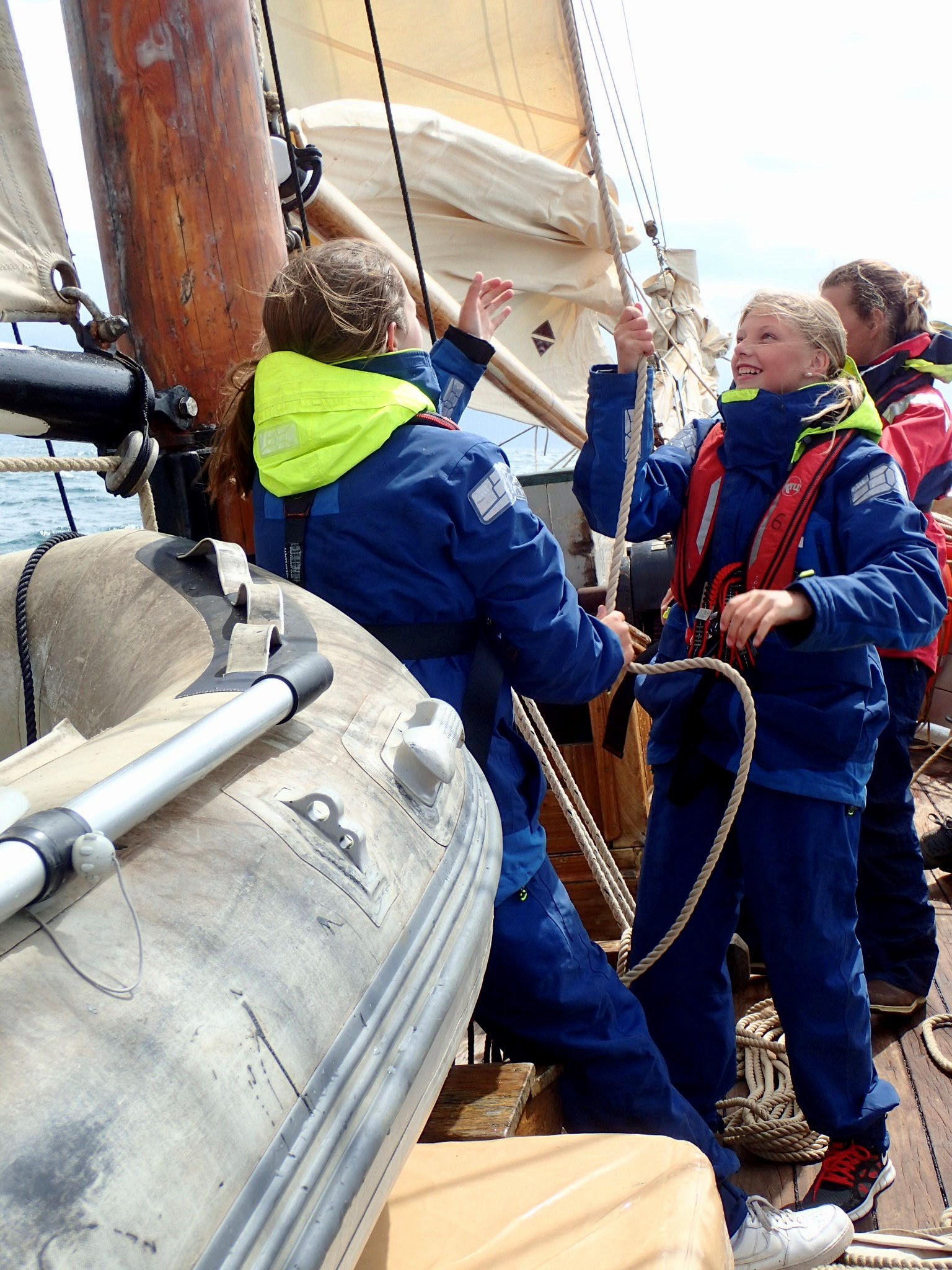 Raising the sails