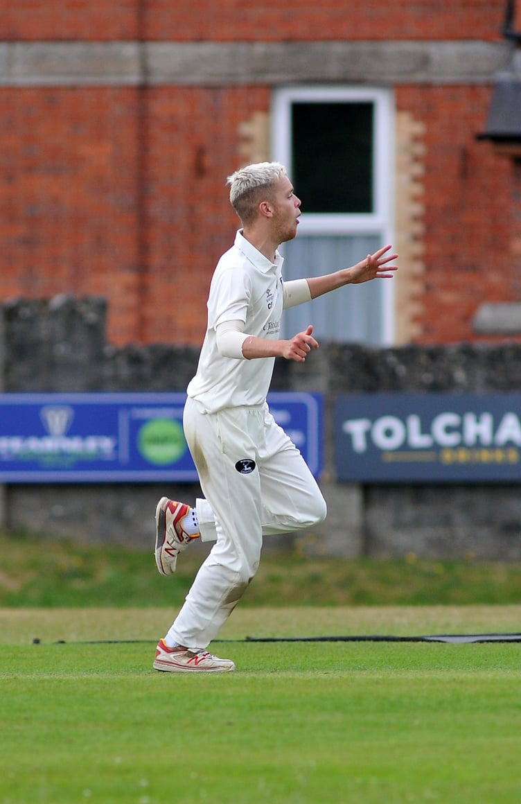 Photo: Steve Pope MDA020722E_SP001
Tolchards Devon Cricket League B Division. Bovey Tracey 2nd XI versus Bridestowe 1st XI
