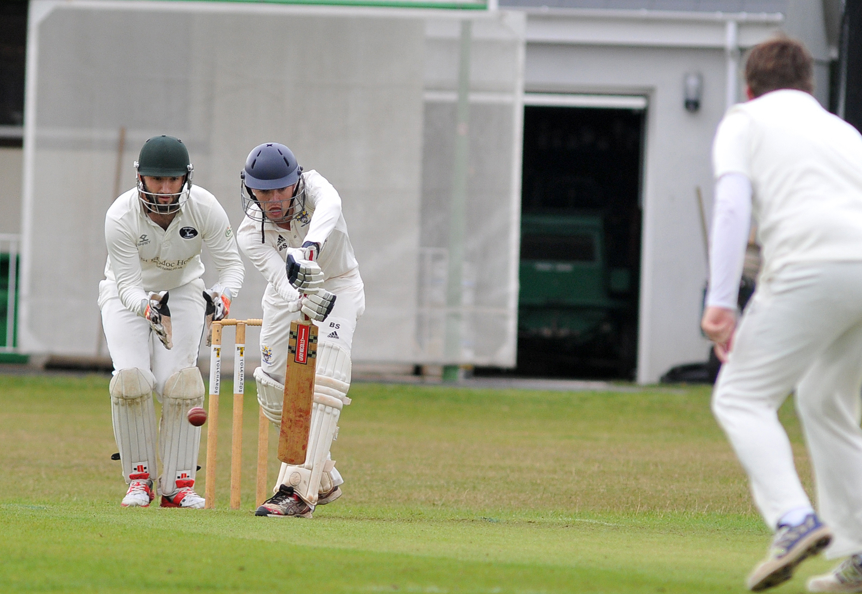 Photo: Steve Pope MDA020722E_SP003
Tolchards Devon Cricket League B Division. Bovey Tracey 2nd XI versus Bridestowe 1st XI. Bovey's Sam Taylor and Bridestowe 'keeper Jack Hatton