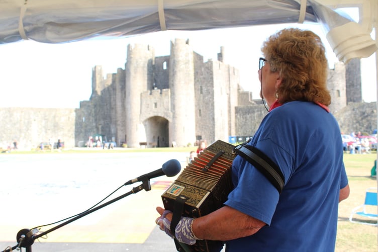 Music from the Vagrants Crew at Pembroke Castle