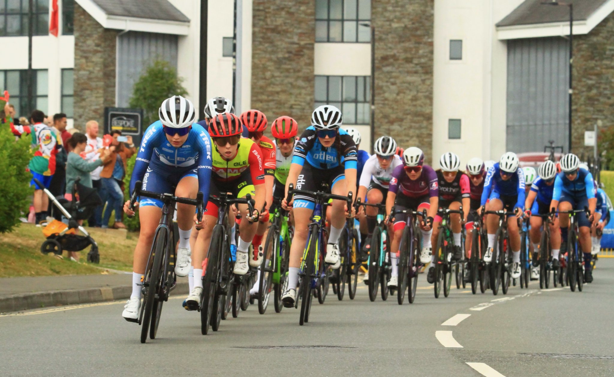 Action from the opening stage of the women's race around the Isle of Man Business Park (Photo: Dave Norton)