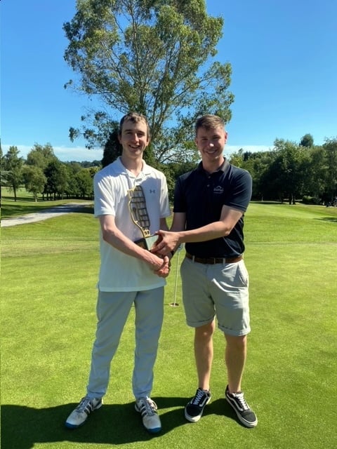 ABOVE L-R: All four winners at Club Championship weekend – Jax Sharples, Simon Tuckerman, Matt Millar and Julie Winsor. LEFT: Brad Sercombe, assistant golf professional, presenting the trophy to Julie Winsor, ladies’ club champion. BELOW LEFT: Brad presenting trophy to Jax Sharples, ladies’ nett champion. BELOW RIGHT: Brad with Simon Tuckerman, men’s nett champion. BELOW INSET: Brad with men’s club champion Matt Millar.