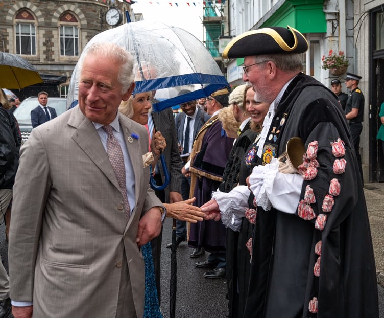 Their Royal Highnesses The Duke & Duchess of Cornwall visited Launceston today and toured the local market featuring Cornish products. The rain showers didn’t dampen the spirit of the locals who turned out to welcome them. Pic:Mark Theisinger