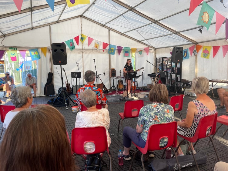 Watching Jess Hampson during her performance.  AQ 3197