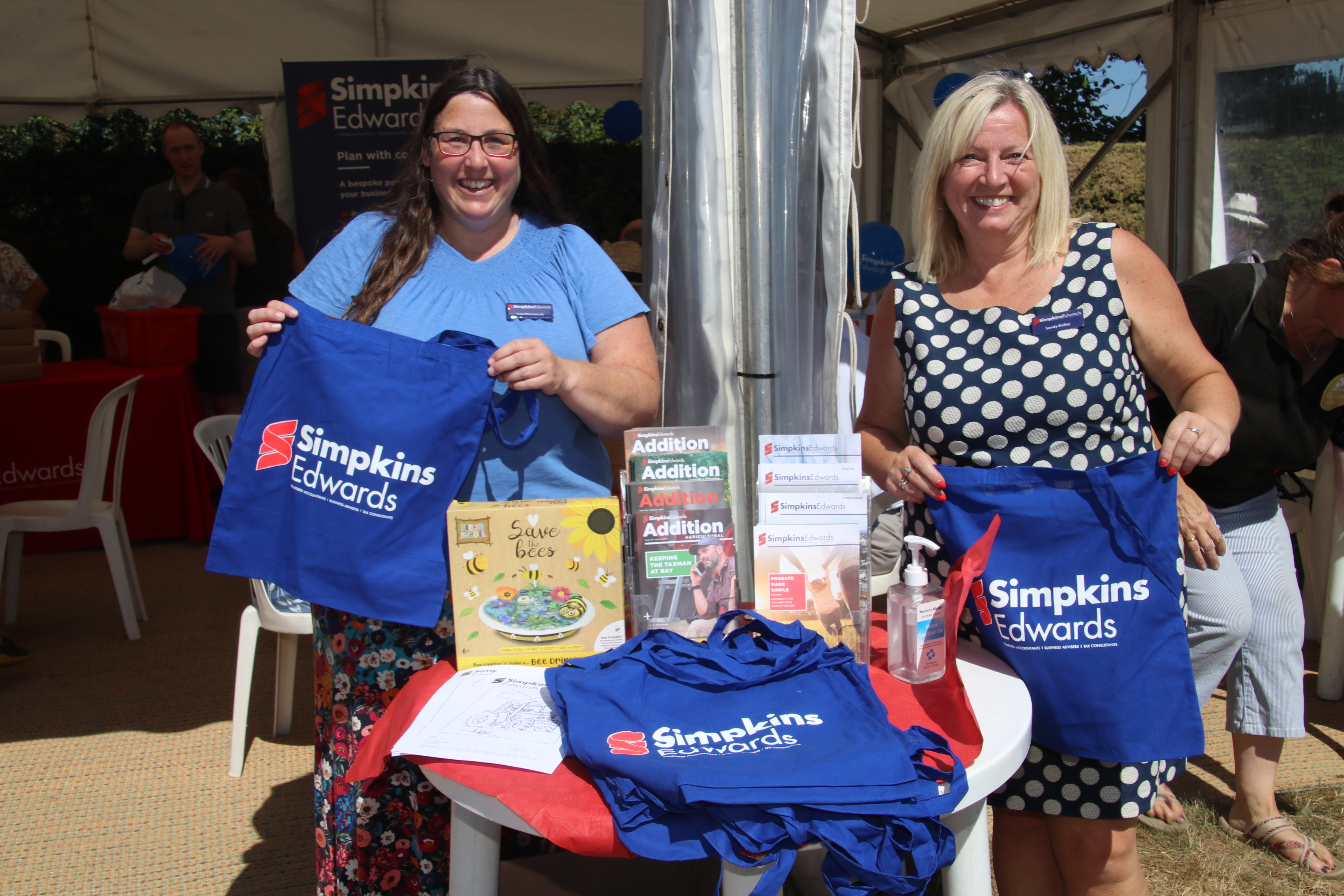 Simpkins Edwards stand. AQ 8167