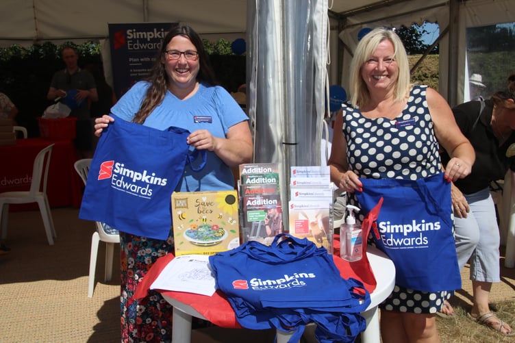 Simpkins Edwards stand. AQ 8167