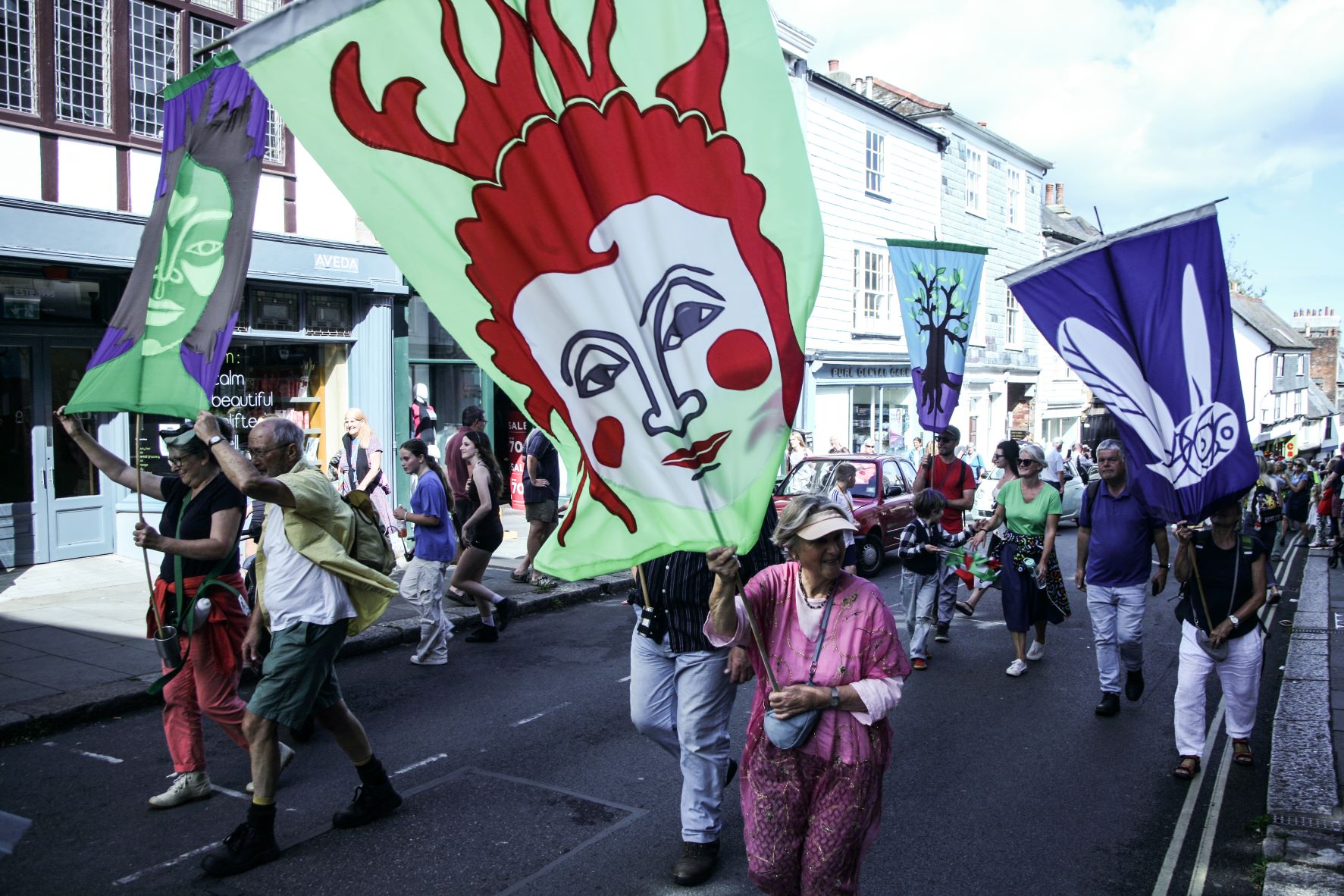 Totnes Festival Parade