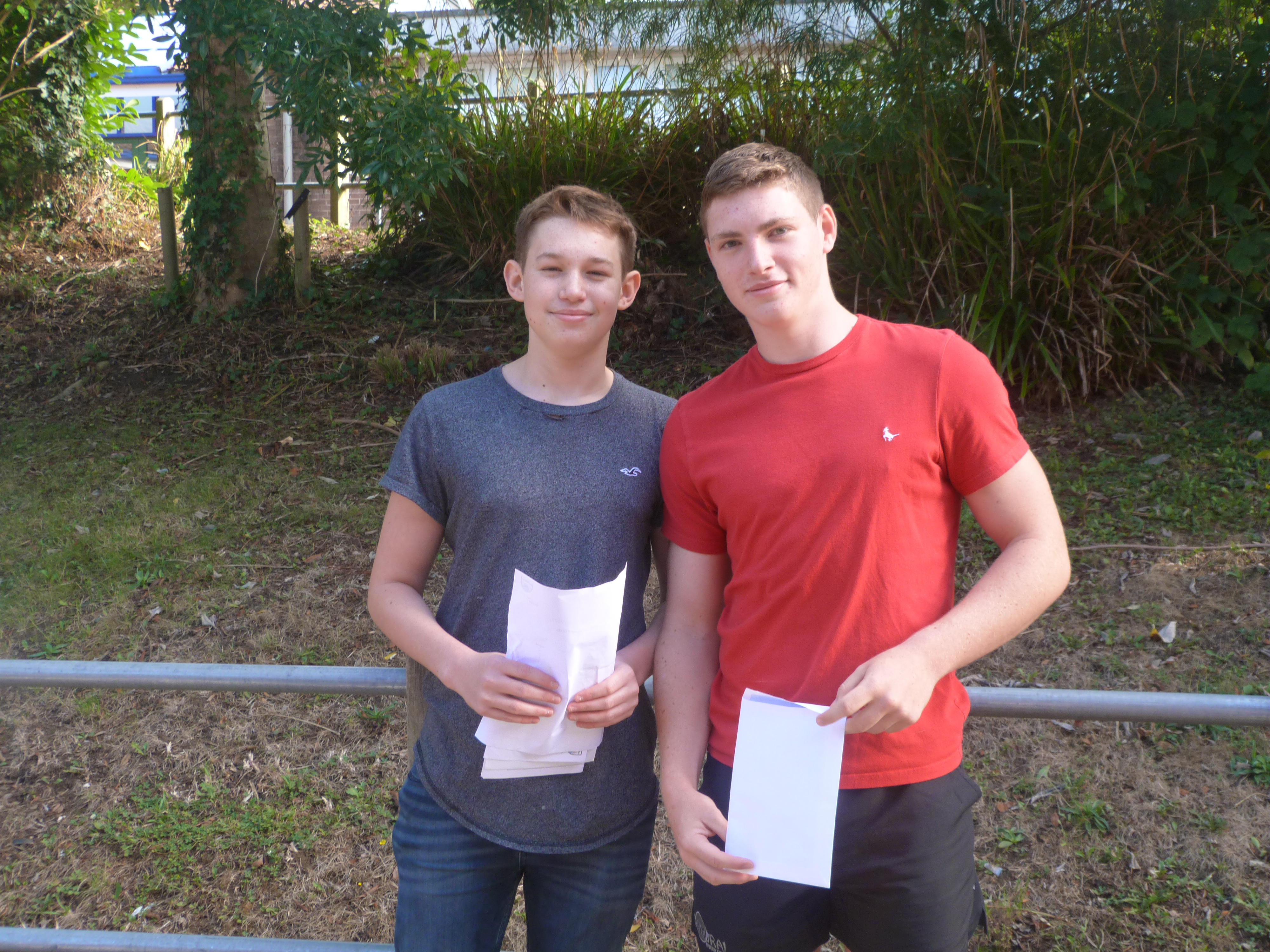 Ivybridge students collect GCSE results