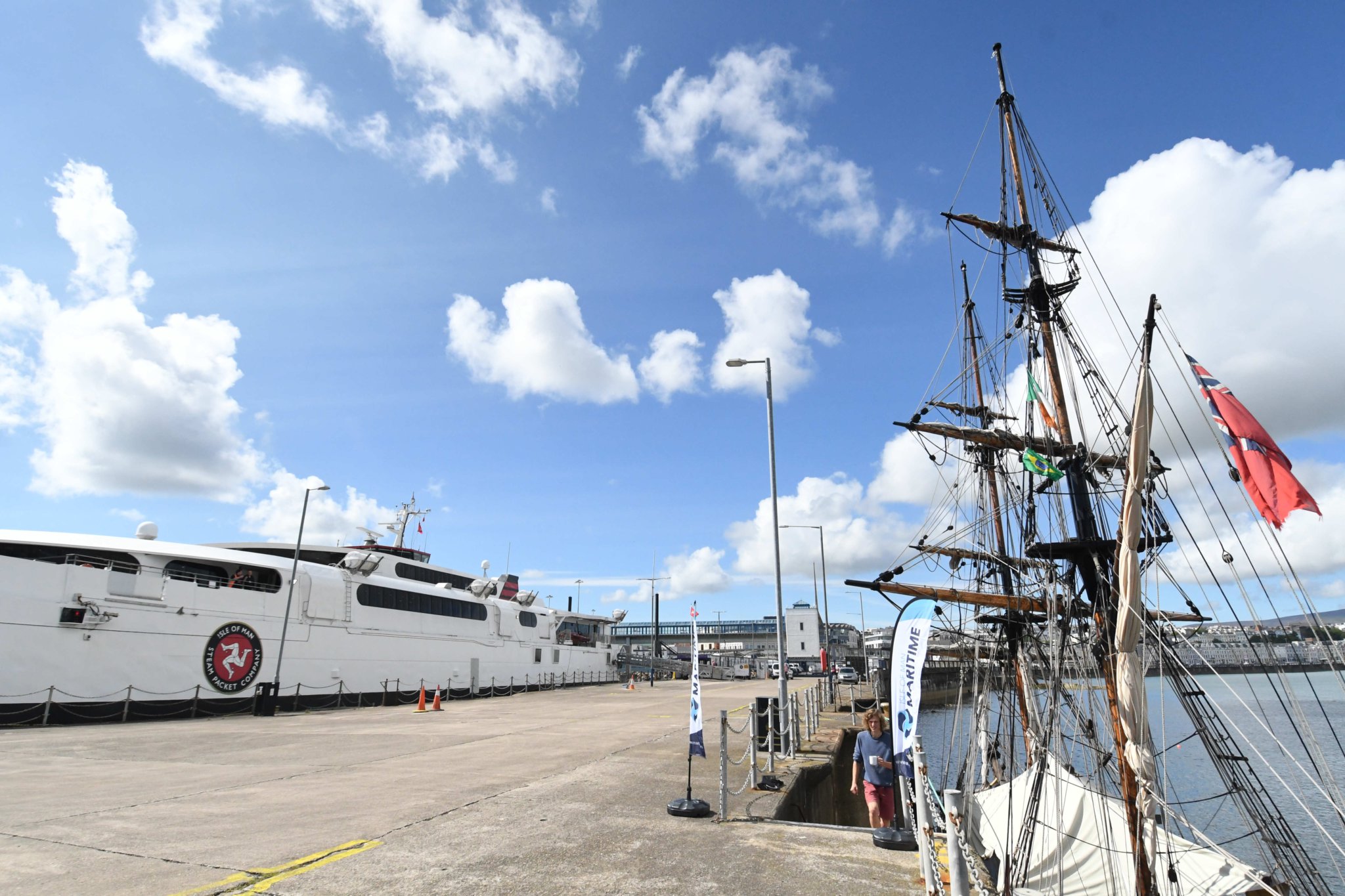 Eight Manx young people have helped to sail the tall ship Phoenix, a two-masted brig, around the island as part of a six-day programme organised by Isle of Man Maritime -