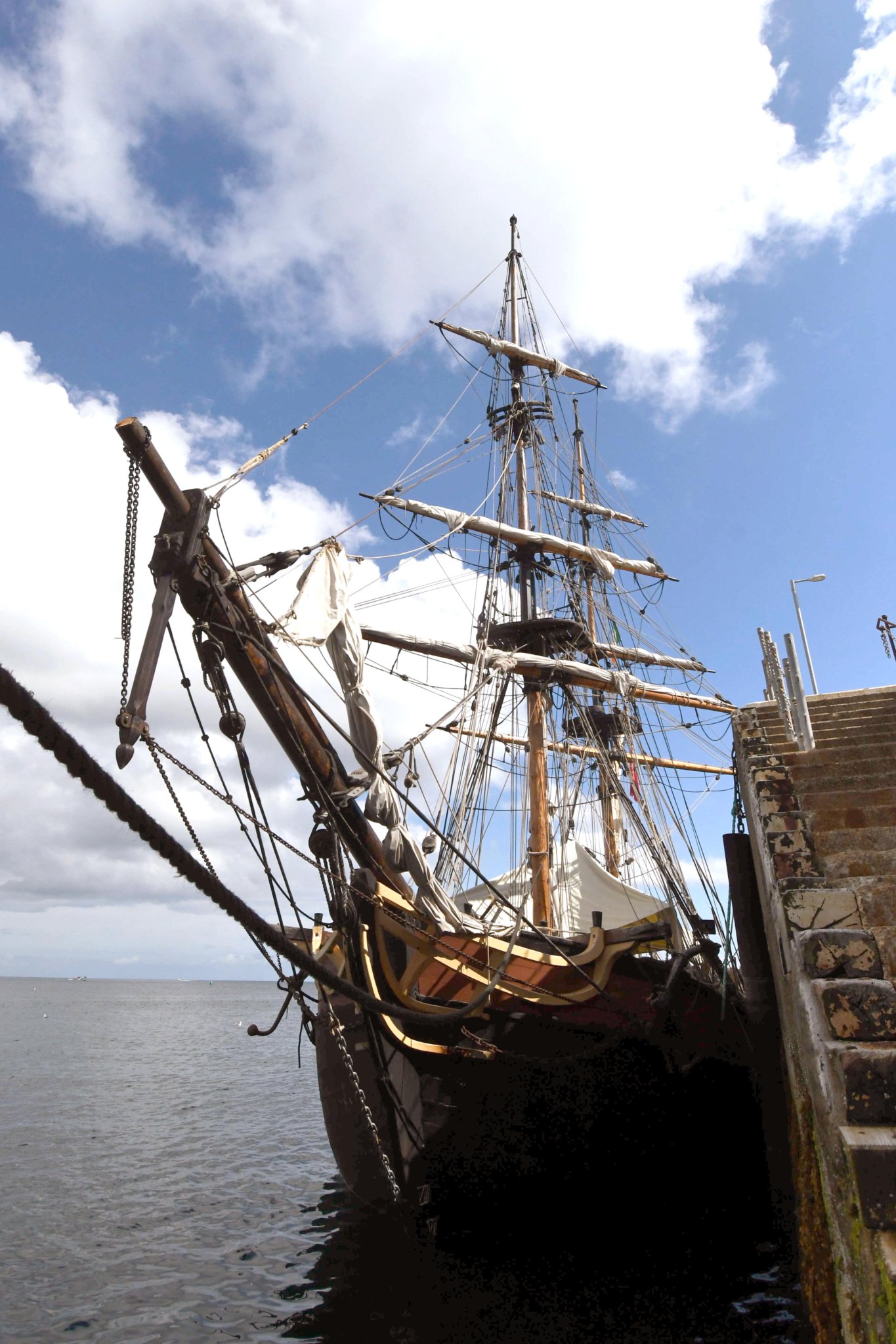 Eight Manx young people have helped to sail the tall ship Phoenix, a two-masted brig, around the island as part of a six-day programme organised by Isle of Man Maritime -