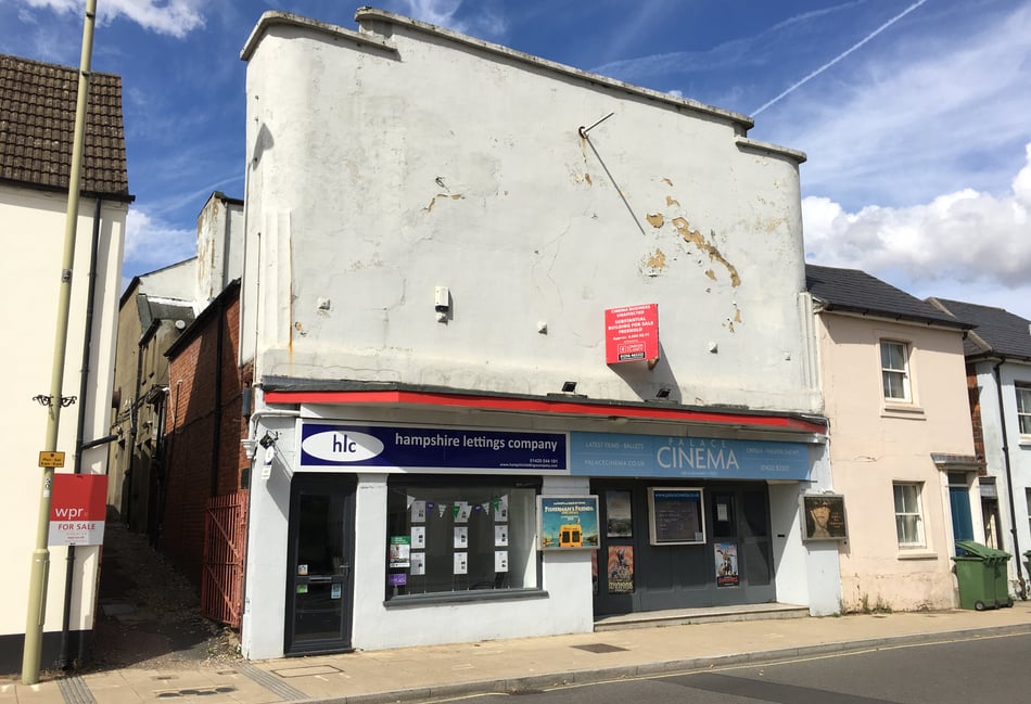 <p>The Palace Cinema in Alton</p>