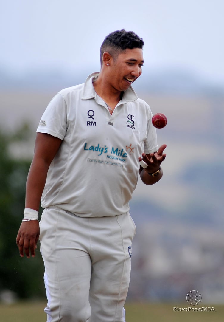Photo: Steve Pope MDA030922E_SP008 Tolchards Devon Cricket League C Division (West). Teignmouth and Shaldon versus Yelverton Bohemians. Yelverton's Jonathan Malan