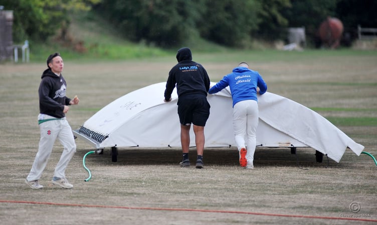 Photo: Steve Pope MDA030922E_SP012 Tolchards Devon Cricket League C Division (West). Teignmouth and Shaldon versus Yelverton Bohemians. Covertime