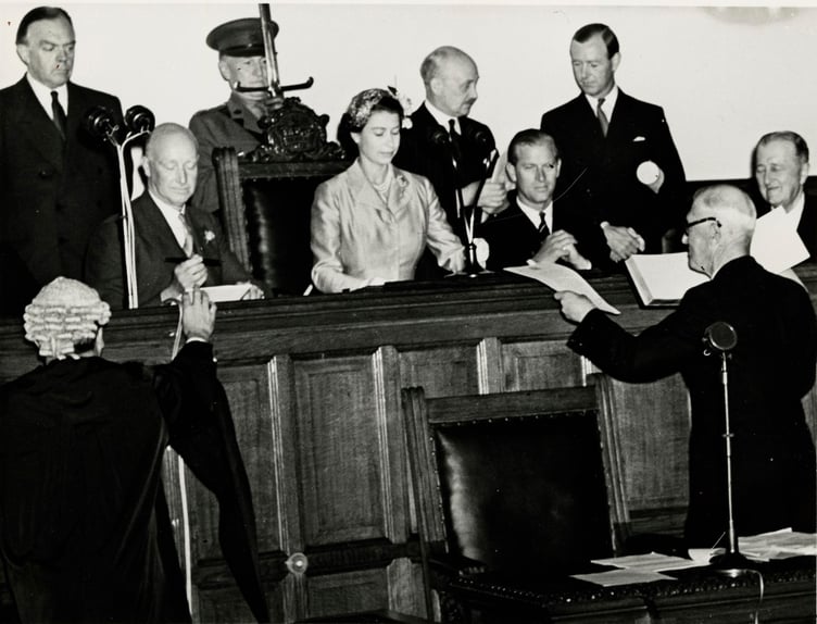 Queen Elizabeth II at a meeting of Tynwald in August 1955 (iMuseum)