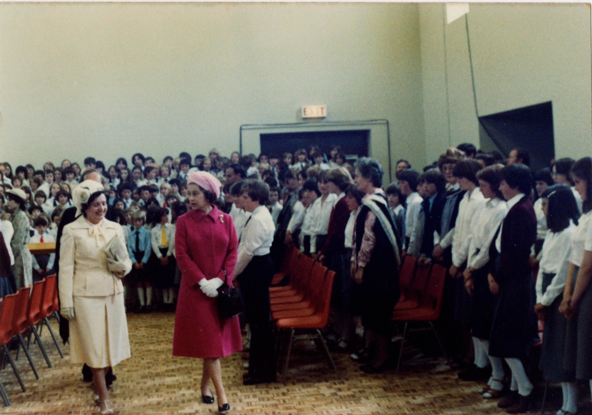 The Queen opening QEII High School in Peel in 1979 (iMuseum)