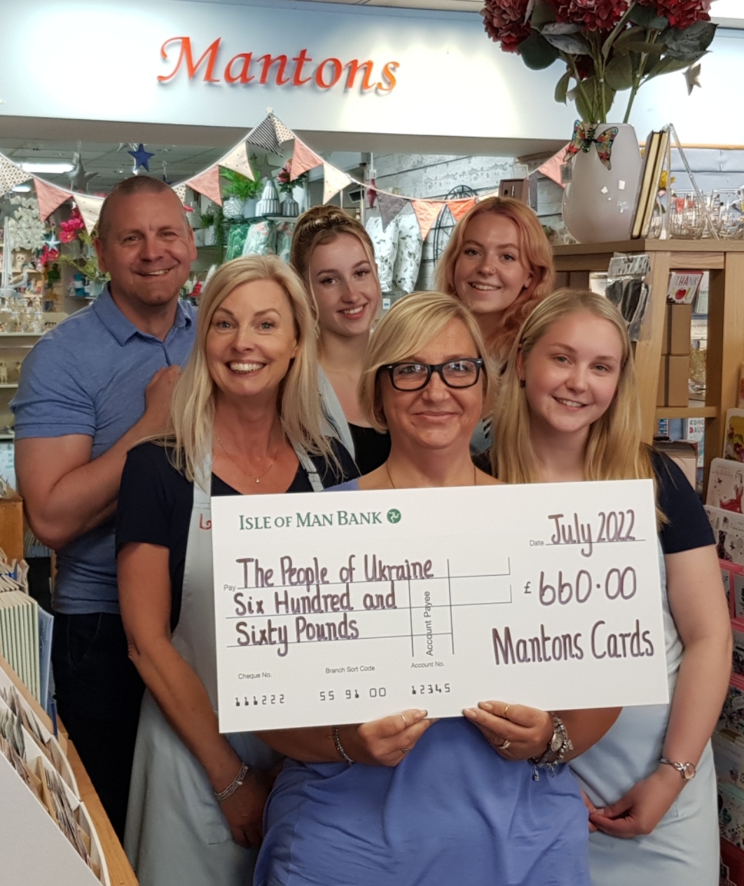 Mantons Team Members Lisa Walster, Olivia Leggate, Debbie Beards, Chris Beards, Sophie Christian, Esther Leece.