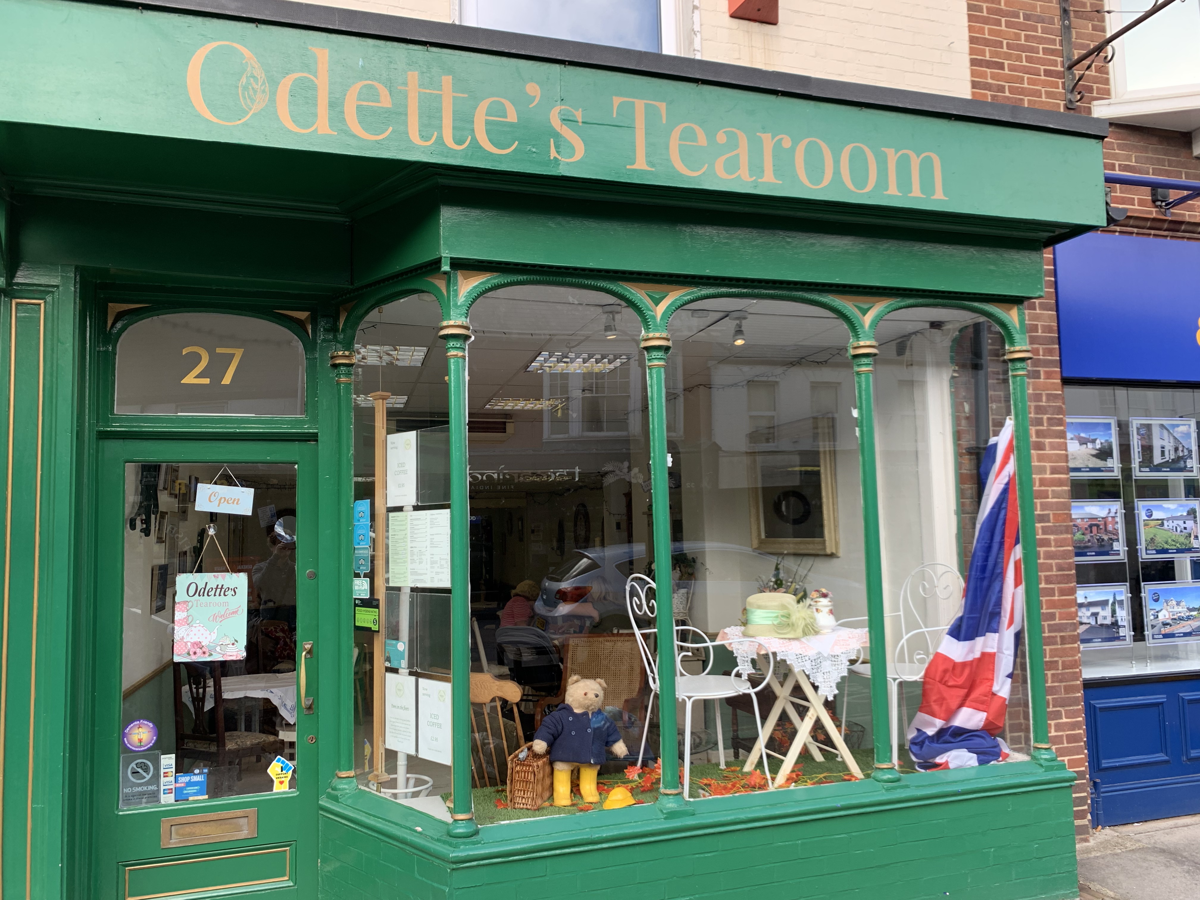 Tributes in the windo of Odette’s Tearoom in Wellington