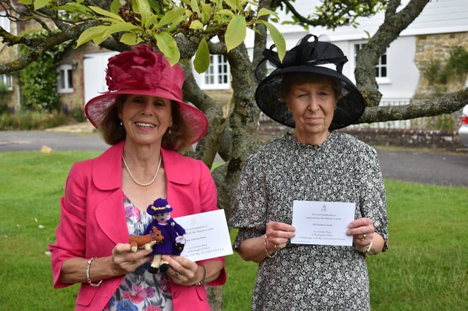 Hub volunteers Antonia Plant and Pauline Colcutt enjoyed a trip to Buckingham Palace in May