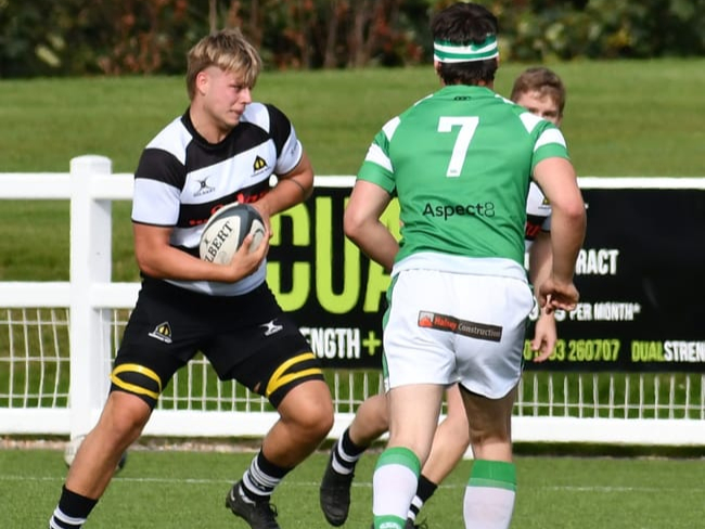 Second row forward Fin Anderson on the charge