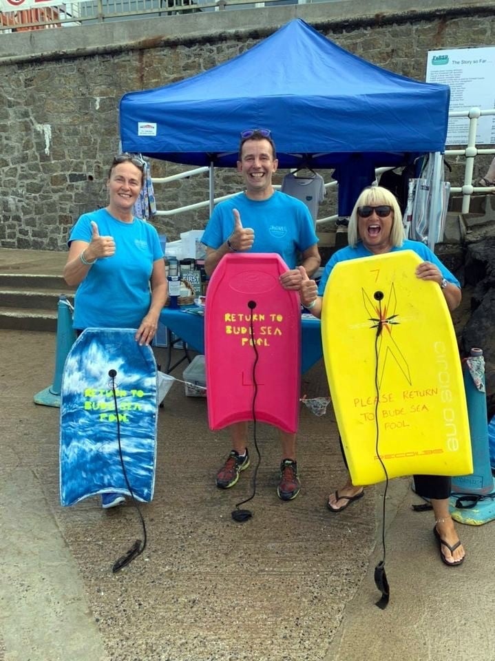Thanks have been expressed to the Bude Sea Pool staff for all their support. The have been fantastic pool ambassadors, running the pool-side pop-up shop and tending to a bumper batch of jelly and weaver fish stings due to the unusually warm weather