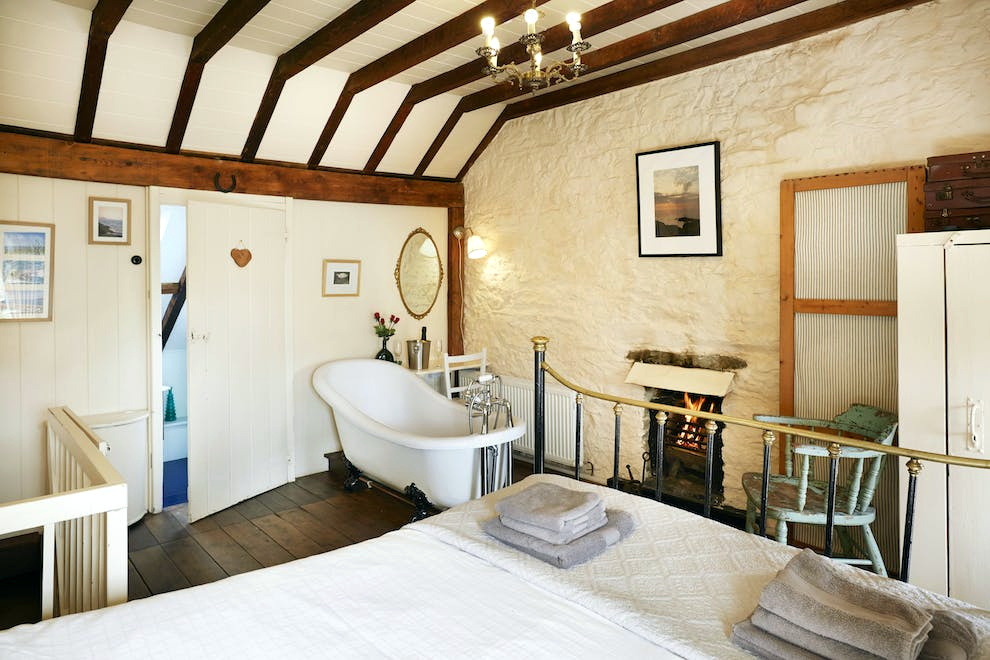Bryn y Gof - A romantic country cottage