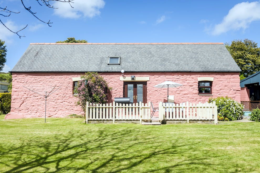 Meini Glas - A cosy farm-stay in the Preselis