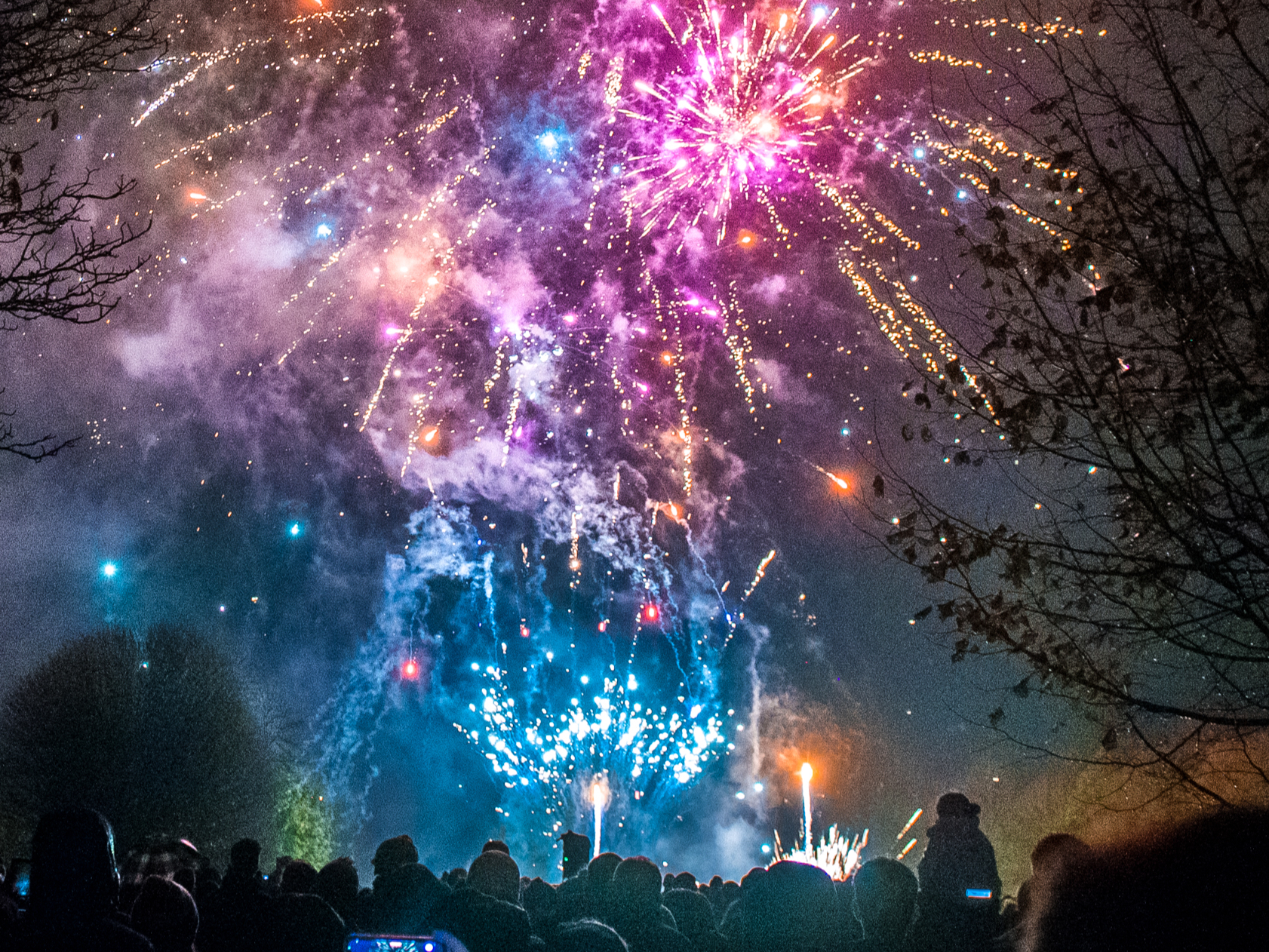 Banging news: Tickets now available for Farnham Fireworks extravaganza